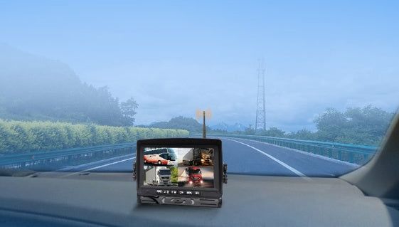 Digital wireless signal driving recorder