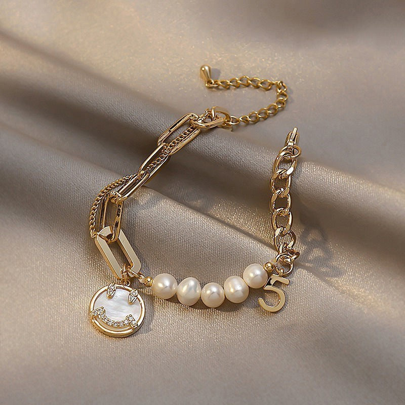 Women's Minimalist Freshwater Pearl Bracelet